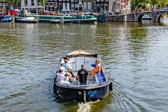 Naviguez sur les canaux d'Amsterdam