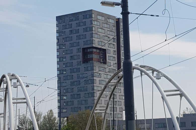 Découvrez l'architecture ultramoderne du quartier